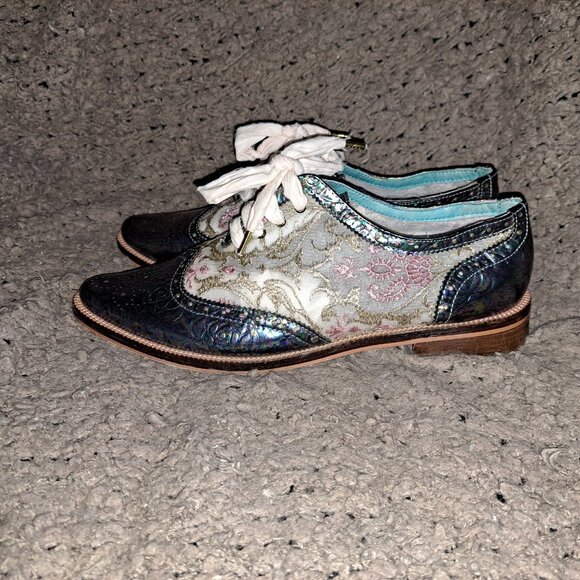 IRREGULAR CHOICE-Float Away-Tooled Oil Slick Oxfords-Embroidery-Sz 43-Near Mint main image 5